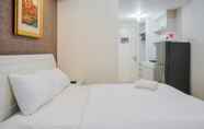 Kamar Tidur 2 Minimalist Studio Apartment with City View at M-Town Residence