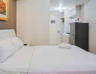 Kamar Tidur 2 Minimalist Studio Apartment with City View at M-Town Residence