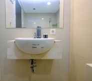 In-room Bathroom 3 Comfy and Minimalist 1BR Apartment at Atria Residence