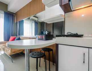 Kamar Tidur 2 Comfy and Minimalist 1BR Apartment at Atria Residence