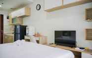 Bedroom 5 Best Location Studio Apartment at Springwood Residence