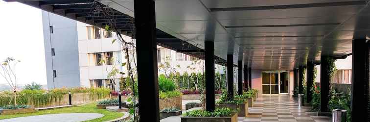Bangunan Spacious and Comfy 2BR Nifarro Park Apartment