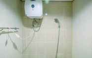 Toilet Kamar 4 Spacious and Comfy 2BR Nifarro Park Apartment