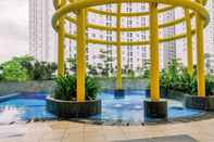 Kolam Renang Relaxing 2BR Bassura City Apartment