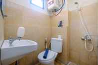 Toilet Kamar Wonderful Studio at Kebagusan City Apartment