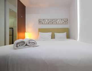 Kamar Tidur 2 Modern Style Studio Apartment at Azalea Suites with City View