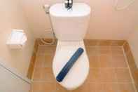 Toilet Kamar 2BR Minimalist Bassura City Apartment