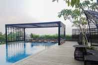 Kolam Renang Modern and Comfy Studio Apartment The Accent Bintaro