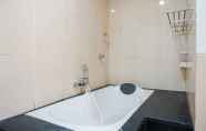 Toilet Kamar 7 Fully Furnished and Spacious 3BR Apartment at Mangga Dua Residences