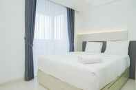 Kamar Tidur Relax and Comfy with Pool View @ Studio West Vista Apartment