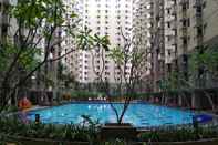 Swimming Pool Relaxing Studio Room at Gateway Apartment Ahmad Yani Cicadas