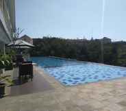 Swimming Pool 6 Modern Studio at Taman Melati Jatinangor Apartment near Universitas Padjadjaran