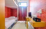 Kamar Tidur 5 Cozy and Simple Studio at Dave Apartment