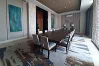 Ruangan Fungsional Luxury 2BR at The Branz Apartment near AEON Mall