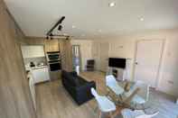 Common Space Stylish 2 Bed 2 Bath Flat with Garden