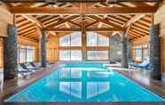 Swimming Pool 3 Skissim Premium Résidence Le Hameau du Rocher Blanc