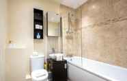 Toilet Kamar 7 Apartment 4