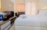 Kamar Tidur 3 Minimalist Studio Room with City View @ Tifolia Apartment