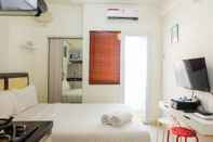 Kamar Tidur Cozy Studio Apartment Connected to Mall at Green Pramuka