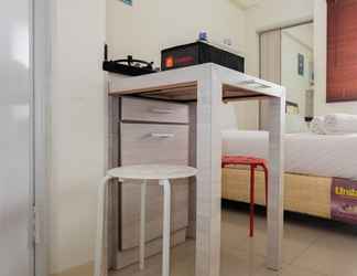 Kamar Tidur 2 Cozy Studio Apartment Connected to Mall at Green Pramuka