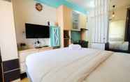 Kamar Tidur 4 Compact and Cozy Studio Apartment Green Pramuka City