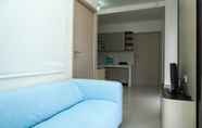 Ruang Umum 5 Homey 2BR at Paradise Mansion Apartment