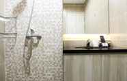 Phòng tắm bên trong 2 Homey 1BR at Enviro Apartment Cikarang