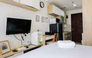 Kamar Tidur 4 Clean and Tidy Studio Apartment at Springwood Residence