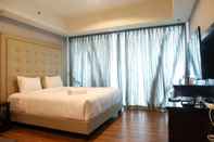 ห้องนอน Elegant Studio Kemang Village Apartment