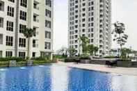 Kolam Renang Elegant 2BR Apartment at M-Town Signature near Shopping Mall