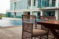 Swimming Pool Modern and Cozy 1BR Brooklyn Alam Sutera Apartment