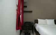 Kamar Tidur 5 Elegant Studio Apartment at Margonda Residence 2