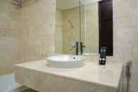 Bilik Mandi dalam Bilik Luxury 2BR at The Empyreal Condominium Epicentrum Apartment