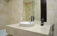 Toilet Kamar 7 Luxury 2BR at The Empyreal Condominium Epicentrum Apartment