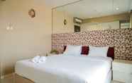 Kamar Tidur 3 Trendy & Relaxing 2BR at The Suite Metro Apartment