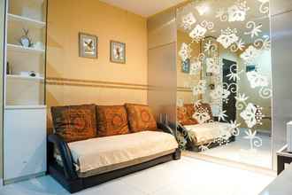 Kamar Tidur 4 Trendy & Relaxing 2BR at The Suite Metro Apartment