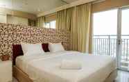 Kamar Tidur 2 Trendy & Relaxing 2BR at The Suite Metro Apartment