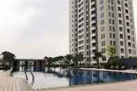 Kolam Renang Minimalist 1BR Apartment at M-Town Signature