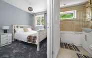 Bedroom 6 Spacious 5-bed House in Aylesford