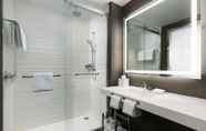 In-room Bathroom 6 AC Hotel by Marriott Orlando Downtown