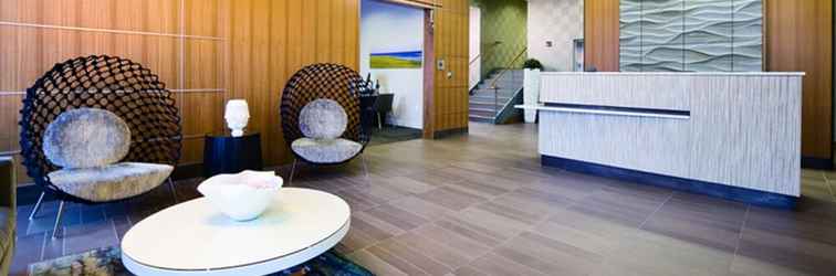 Lobby Global Luxury Suites East Boston