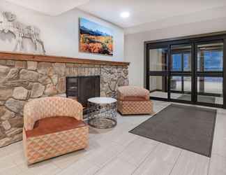 Lobby 2 Microtel Inn & Suites by Wyndham Georgetown Lake