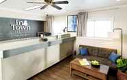 ล็อบบี้ 7 InTown Suites Extended Stay Columbia SC - Broad River