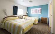 Bedroom 2 InTown Suites Extended Stay Louisville KY - Preston Hwy