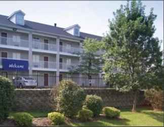 Bangunan 2 InTown Suites Extended Stay Louisville KY - Wattbourne Lane