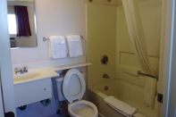 In-room Bathroom InTown Suites Extended Stay Louisville KY - Wattbourne Lane