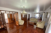 Lobby Classic Tranquil Madeiran 4-bedroom Villa Funchal