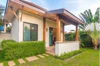 ภายนอกอาคาร Empylean Modern Thai Villa