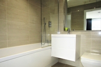 Toilet Kamar En-suite Room Kings Cross - 7