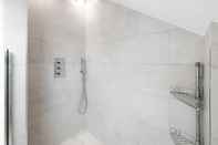 In-room Bathroom 2 Bedroom Apartment near Town Center